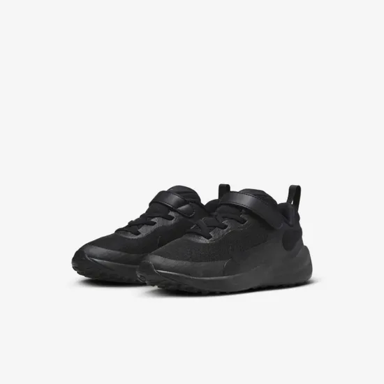 Кросівки Nike Revolution 7 FB7690-001