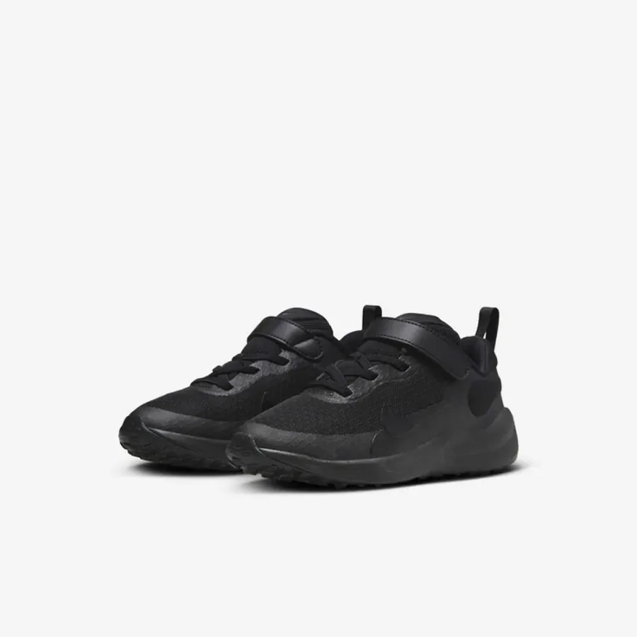 Кросівки Nike Revolution 7 FB7690-001