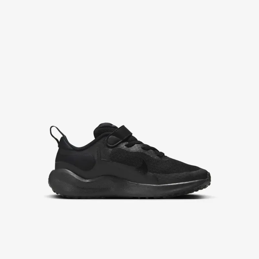 Кросівки Nike Revolution 7 FB7690-001