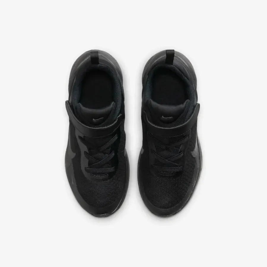 Кросівки Nike Revolution 7 FB7690-001