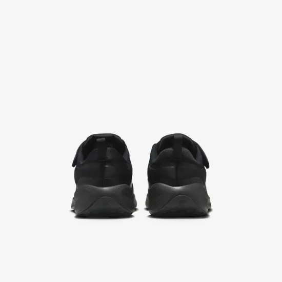 Кросівки Nike Revolution 7 FB7690-001