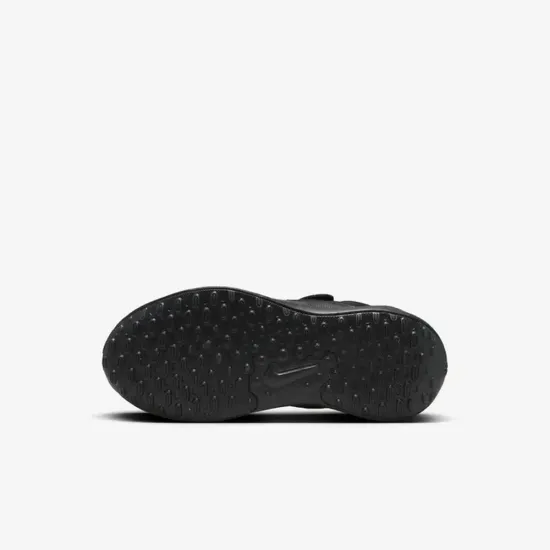 Кросівки Nike Revolution 7 FB7690-001