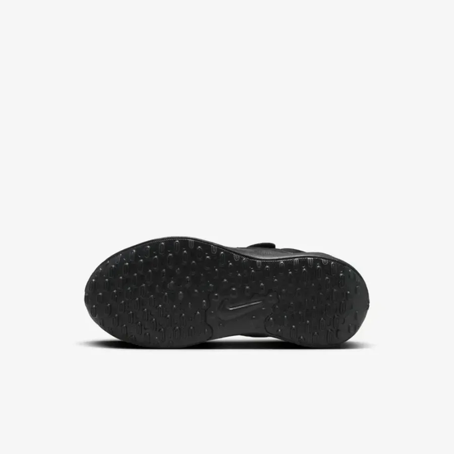 Кросівки Nike Revolution 7 FB7690-001
