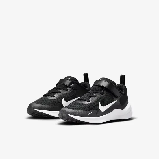 Кросівки Nike Revolution 7 FB7690-003