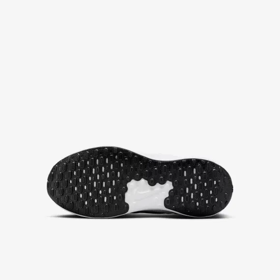 Кросівки Nike Revolution 7 FB7690-003