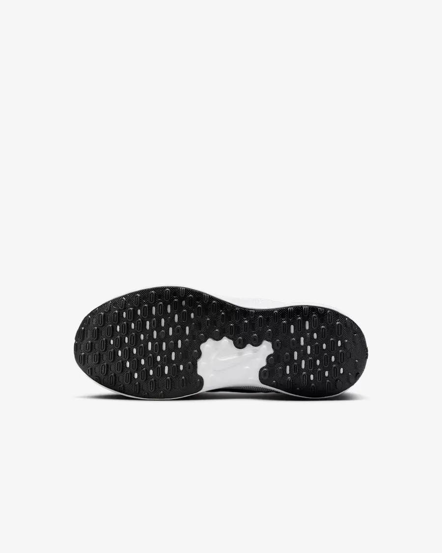 Кросівки Nike Revolution 7 FB7690-003
