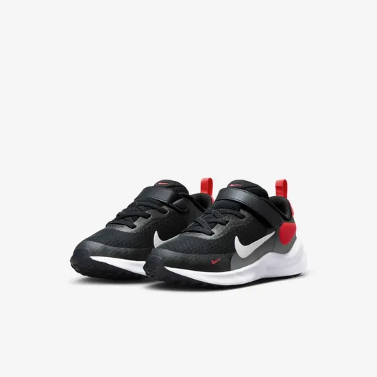 Кросівки Nike Revolution 7 FB7690-400