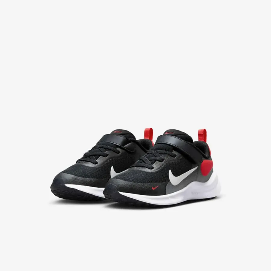 Кросівки Nike Revolution 7 FB7690-400