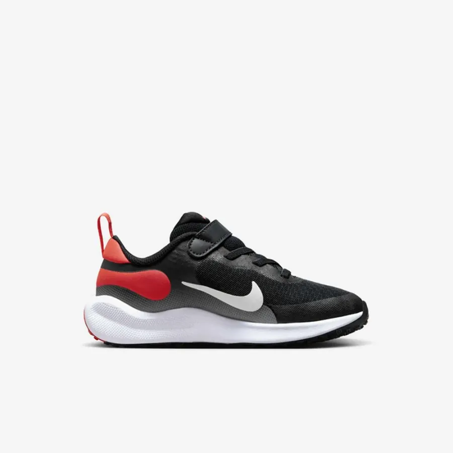 Кросівки Nike Revolution 7 FB7690-400