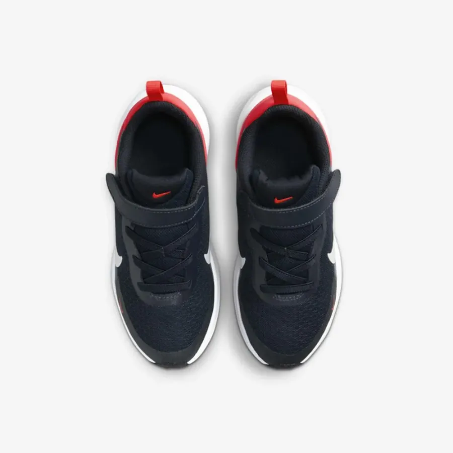 Кросівки Nike Revolution 7 FB7690-400