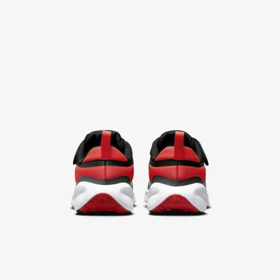 Кросівки Nike Revolution 7 FB7690-400