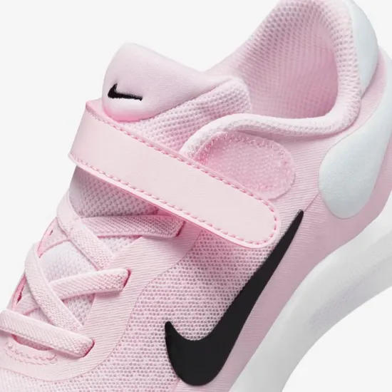 Кросівки Nike Revolution 7 FB7690-600