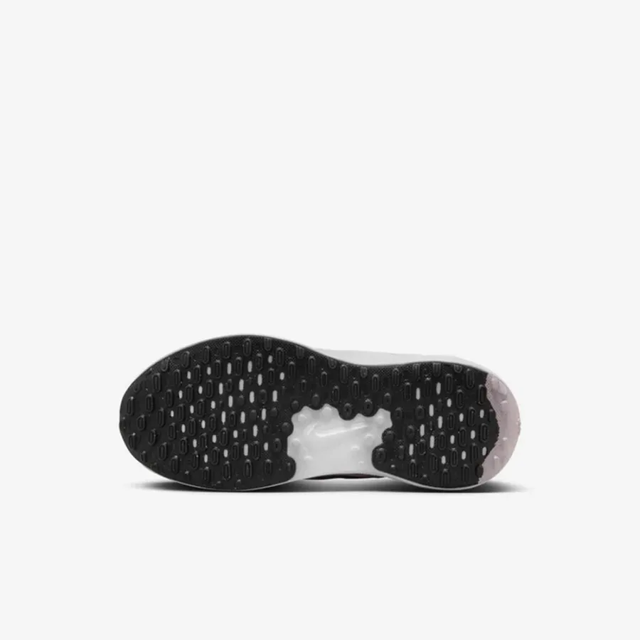 Кросівки Nike Revolution 7 FB7690-600
