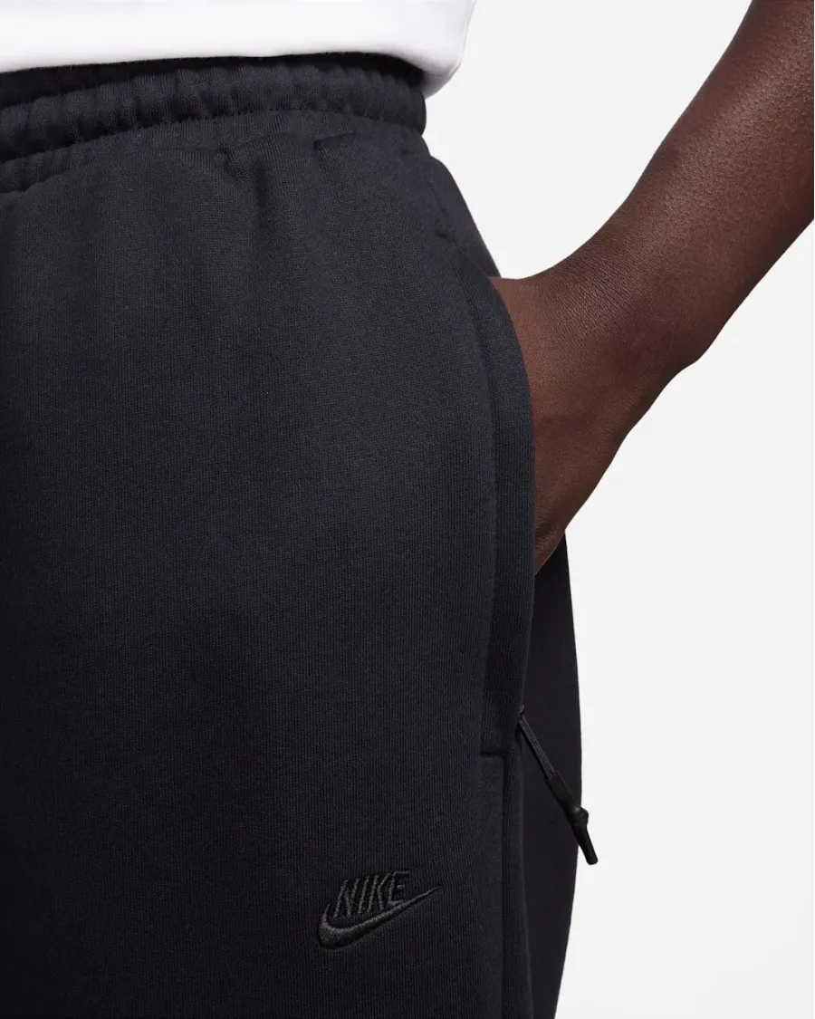 Штани Nike Sportswear Tech Pack Therma-FIT Winter Repel FB7823-010