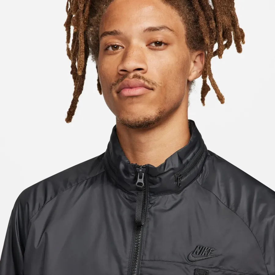 Куртка Nike Sportswear Tech Woven N24 Packable Lined FB7903-010