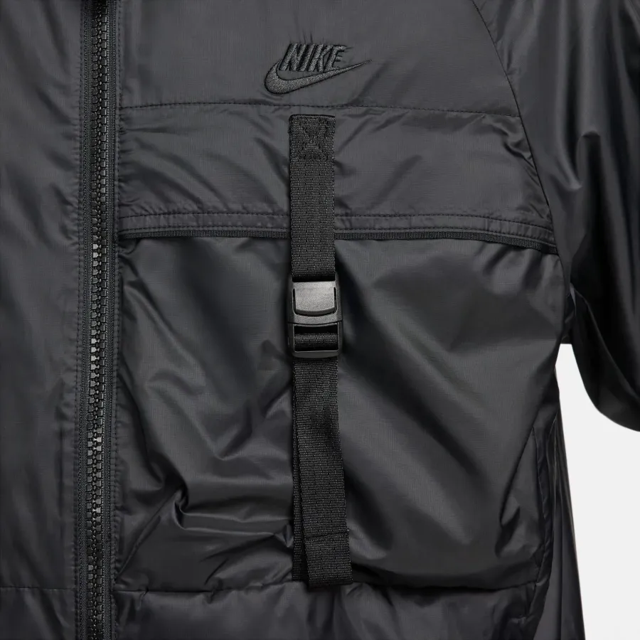 Куртка Nike Sportswear Tech Woven N24 Packable Lined FB7903-010