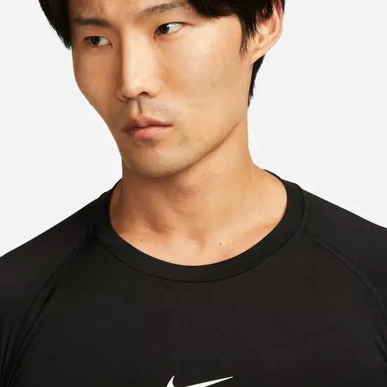 Кофта Nike Pro Dri-FIT Tight Top FB7919-010