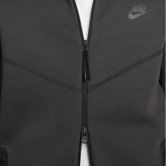 Костюм Nike Sportswear Tech Fleece Windrunner FB7921-060_FB8002-010