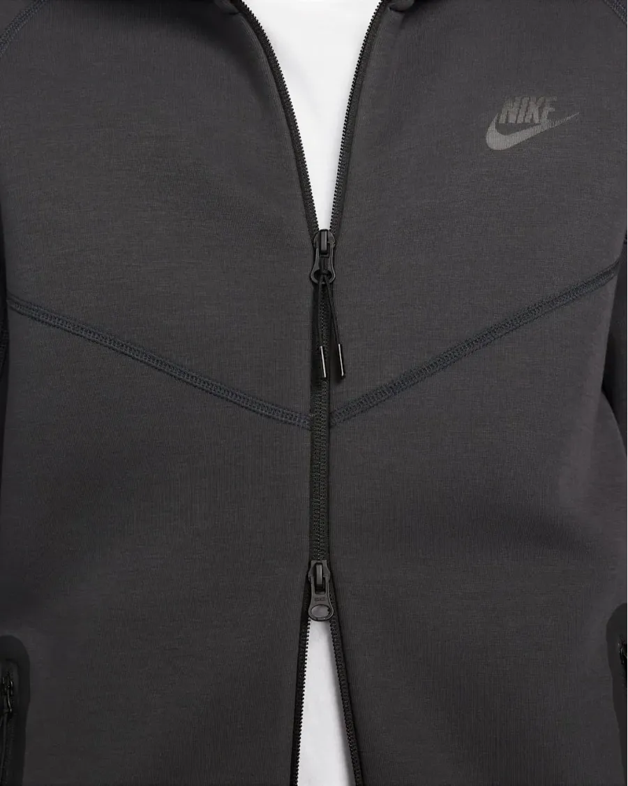 Костюм Nike Sportswear Tech Fleece Windrunner FB7921-060_FB8002-010