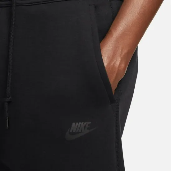Костюм Nike Sportswear Tech Fleece Windrunner FB7921-060_FB8002-010