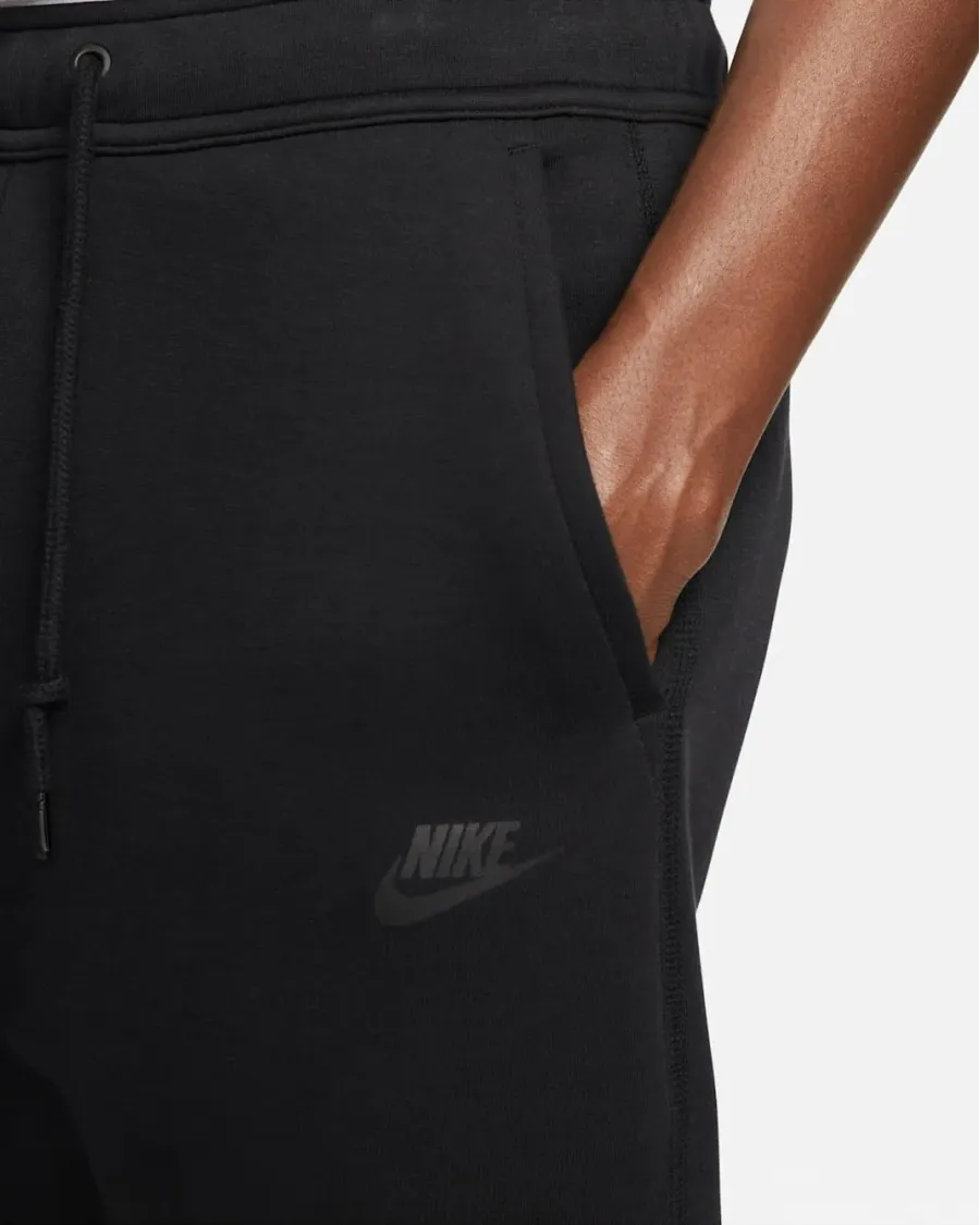 Костюм Nike Sportswear Tech Fleece Windrunner FB7921-060_FB8002-010