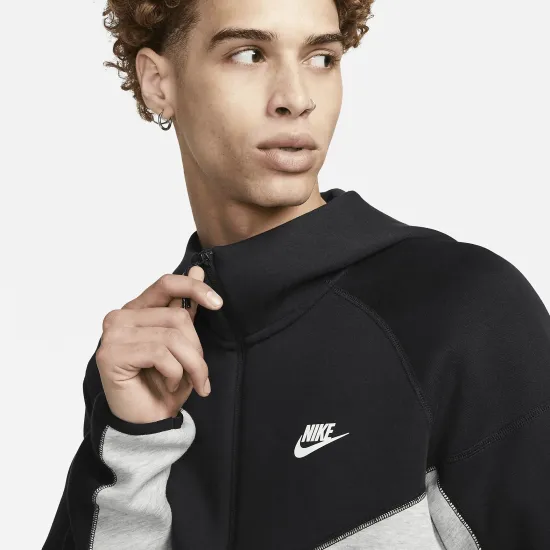 Кофта Nike Sportswear Tech Fleece Windrunner FB7921-064