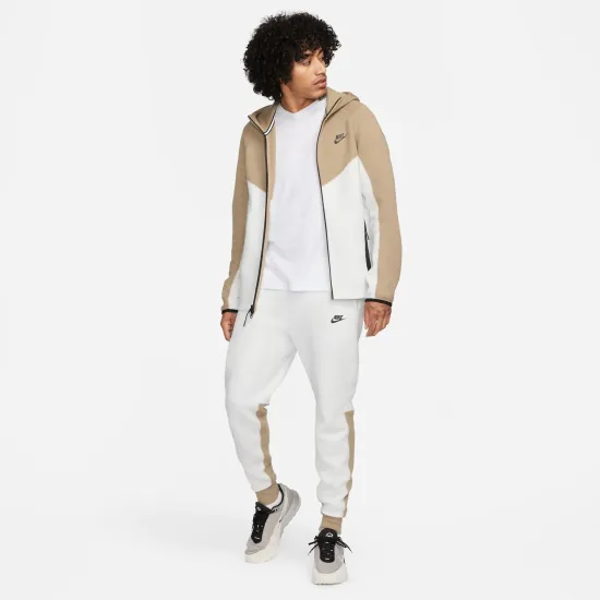 Кофта Nike Sportswear Tech Fleece Windrunner FB7921-121