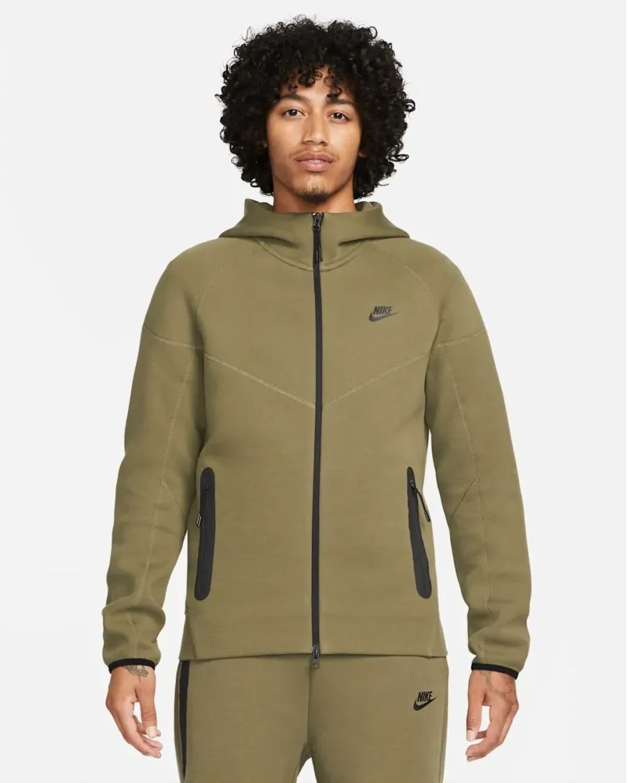 Костюм Nike Sportswear Tech Fleece Windrunner FB7921-222_FB8002-222