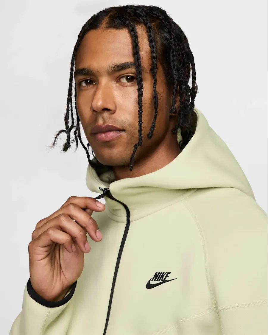 Кофта Nike Sportswear Tech Fleece Windrunner FB7921-371