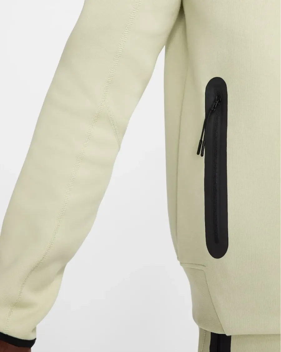 Кофта Nike Sportswear Tech Fleece Windrunner FB7921-371