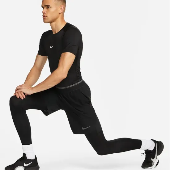 Футболка Nike Pro Dri-FIT Tight Top SS FB7932-010