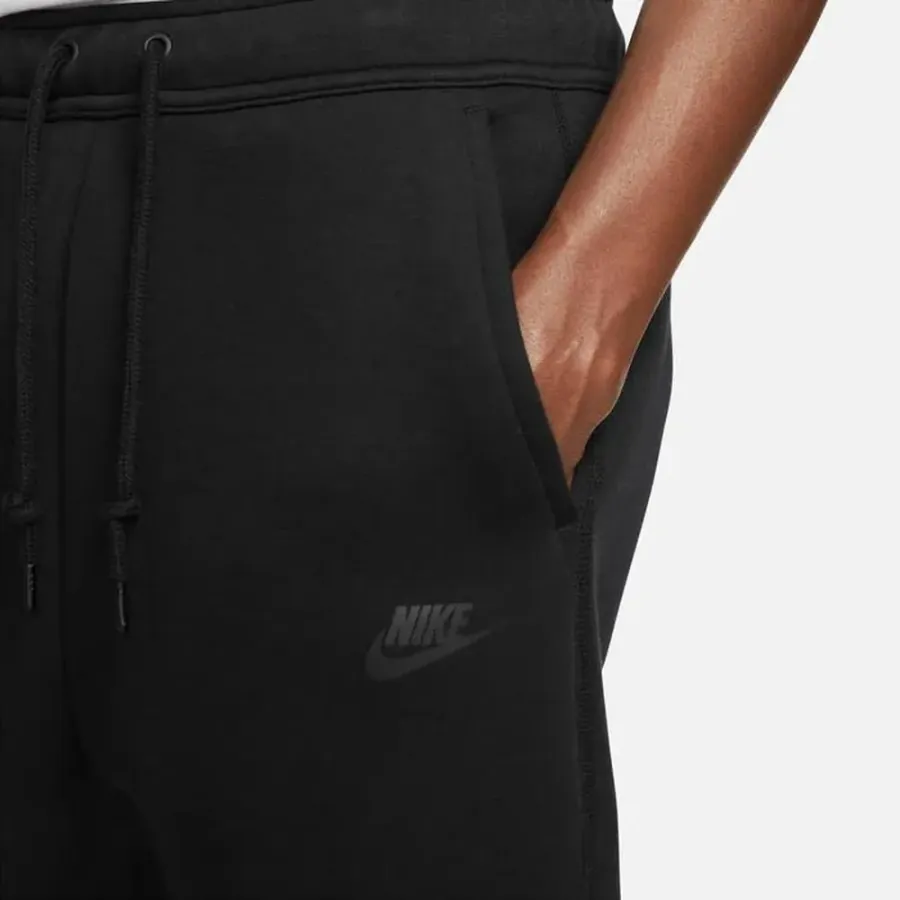 Спортивні штани Nike Sportswear Tech Fleece FB8002-010