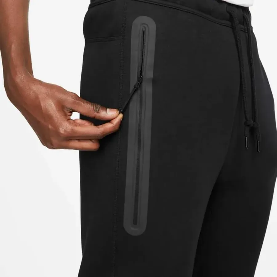 Спортивні штани Nike Sportswear Tech Fleece FB8002-010