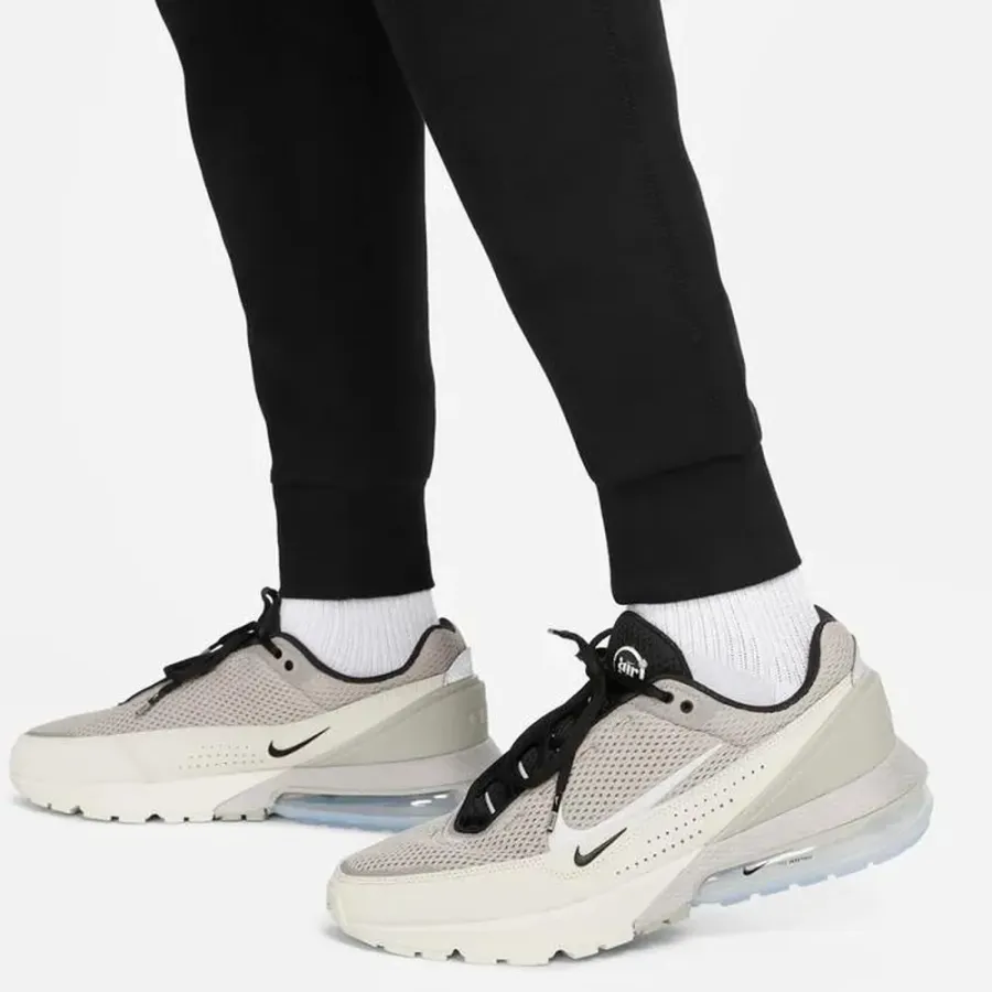 Спортивні штани Nike Sportswear Tech Fleece FB8002-010