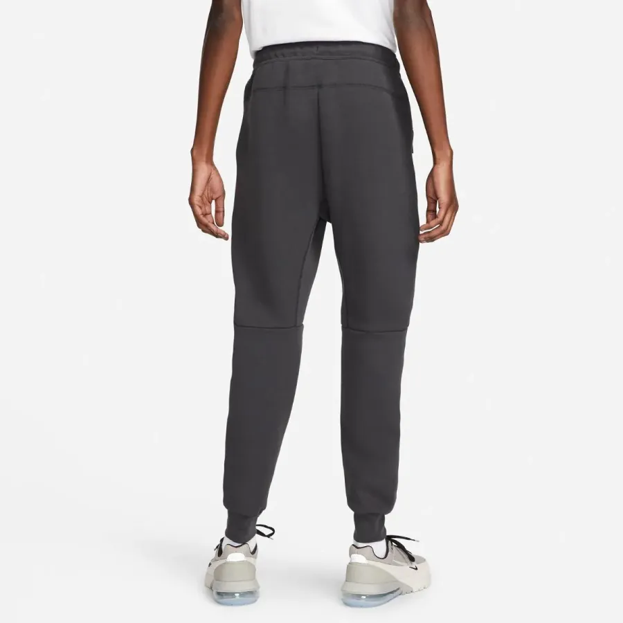 Спортивні штани Nike Sportswear Tech Fleece FB8002-060