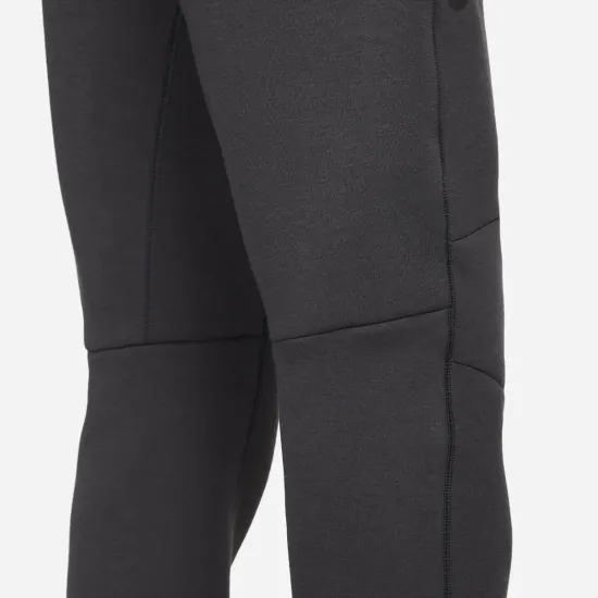 Спортивні штани Nike Sportswear Tech Fleece FB8002-060