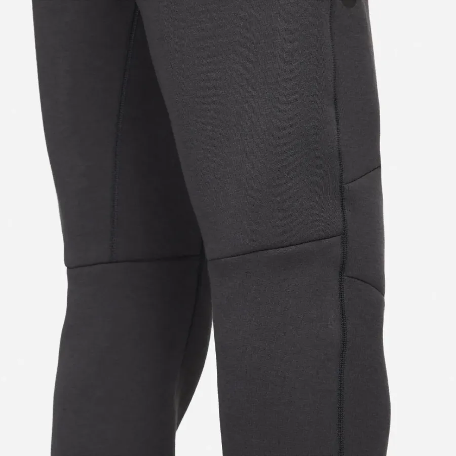 Спортивні штани Nike Sportswear Tech Fleece FB8002-060