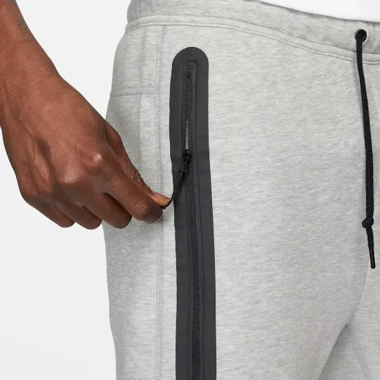 Спортивні штани Nike Sportswear Tech Fleece FB8002-063