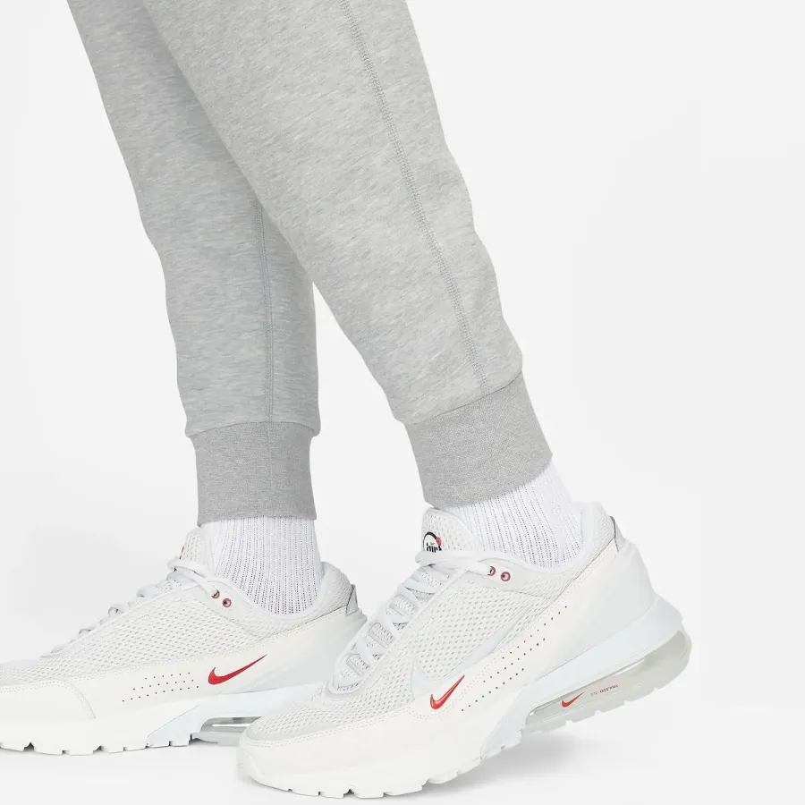 Спортивні штани Nike Sportswear Tech Fleece FB8002-063