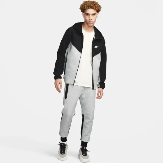 Спортивні штани Nike Sportswear Tech Fleece FB8002-064