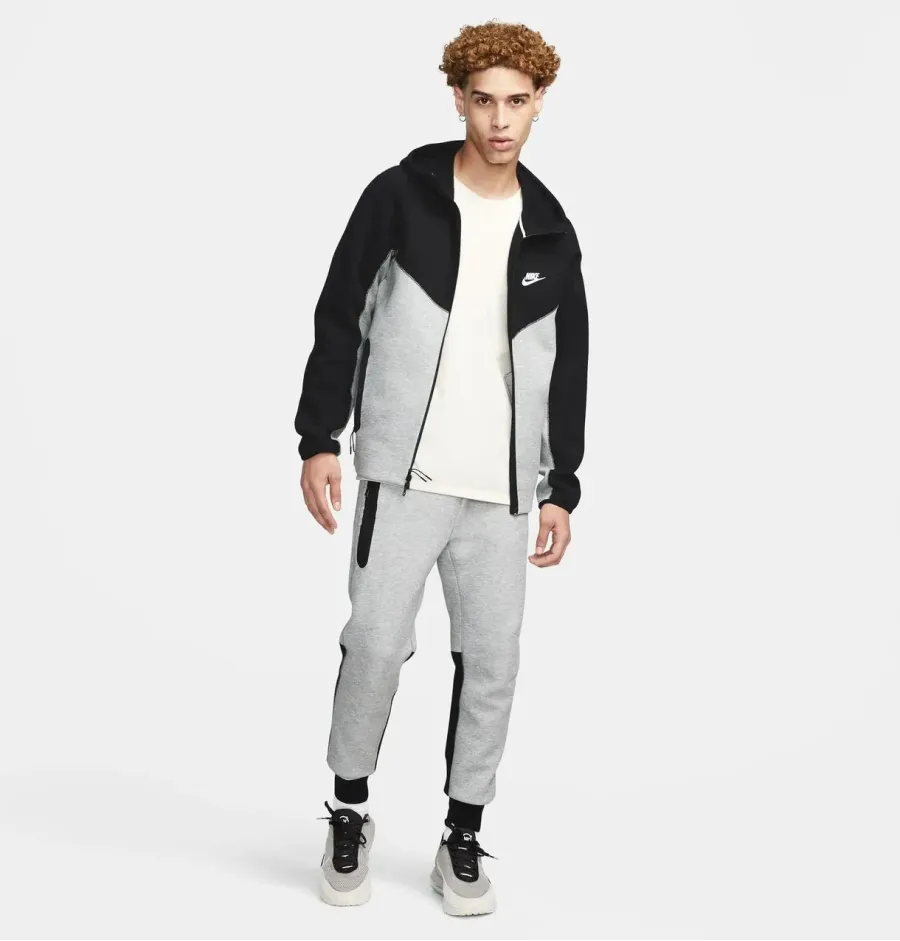 Спортивні штани Nike Sportswear Tech Fleece FB8002-064