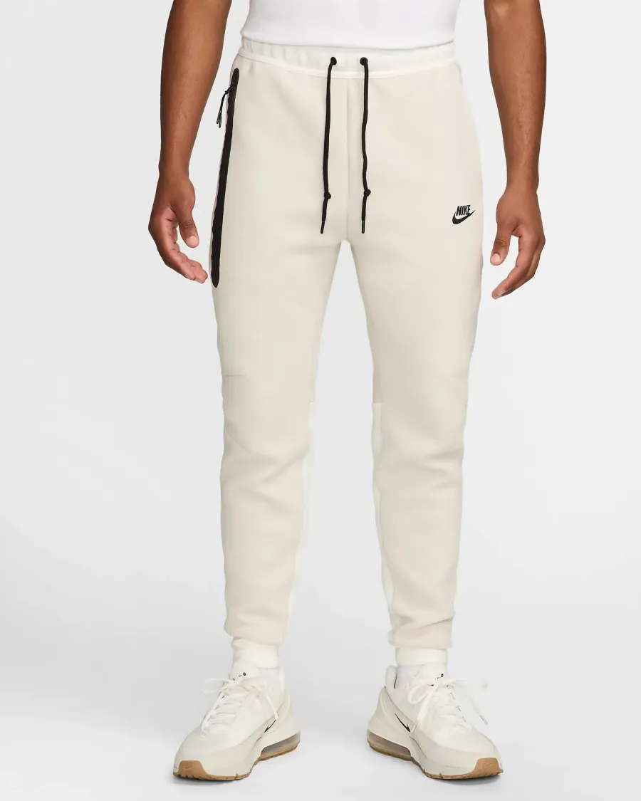 Спортивні штани Nike Sportswear Tech Fleece FB8002-104