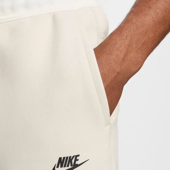 Спортивні штани Nike Sportswear Tech Fleece FB8002-104