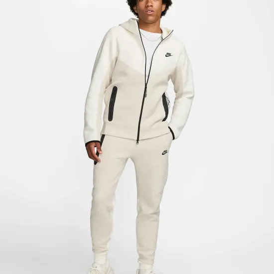 Спортивні штани Nike Sportswear Tech Fleece FB8002-104