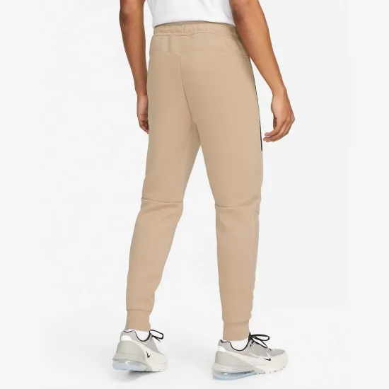 Спортивні штани Nike Sportswear Tech Fleece FB8002-247