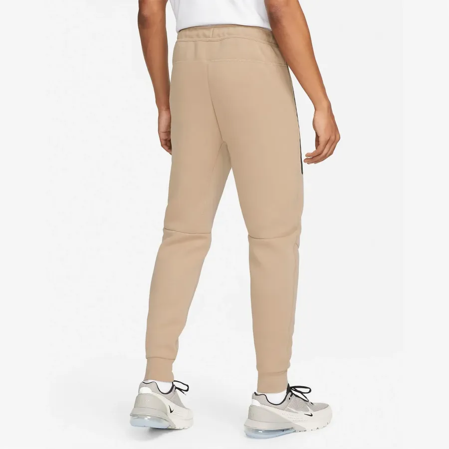 Спортивні штани Nike Sportswear Tech Fleece FB8002-247