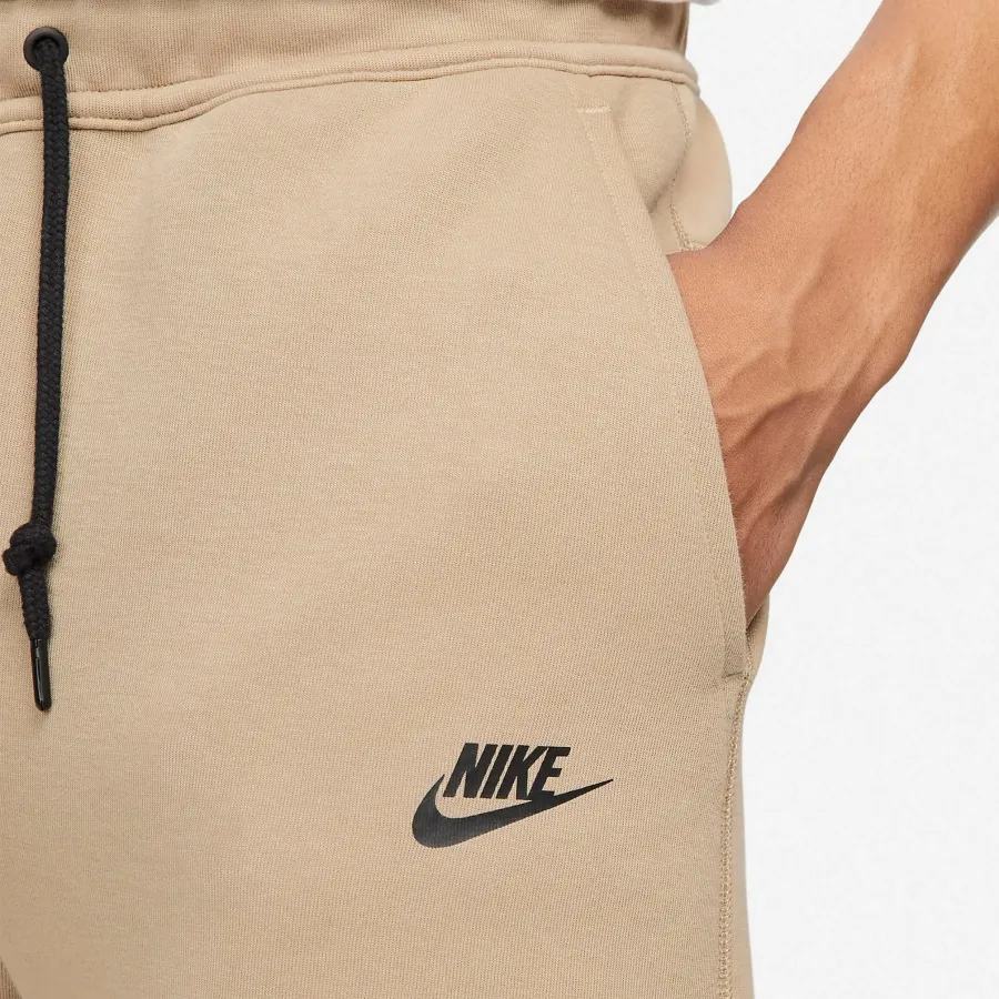 Спортивні штани Nike Sportswear Tech Fleece FB8002-247