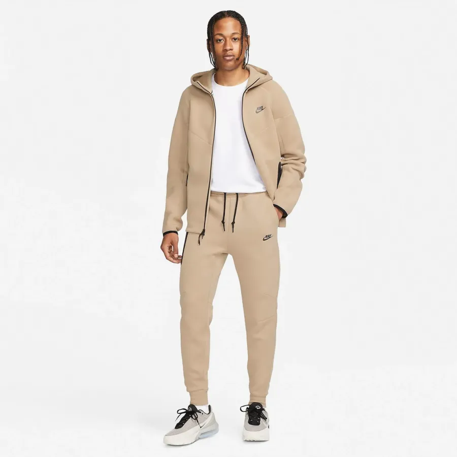 Спортивні штани Nike Sportswear Tech Fleece FB8002-247