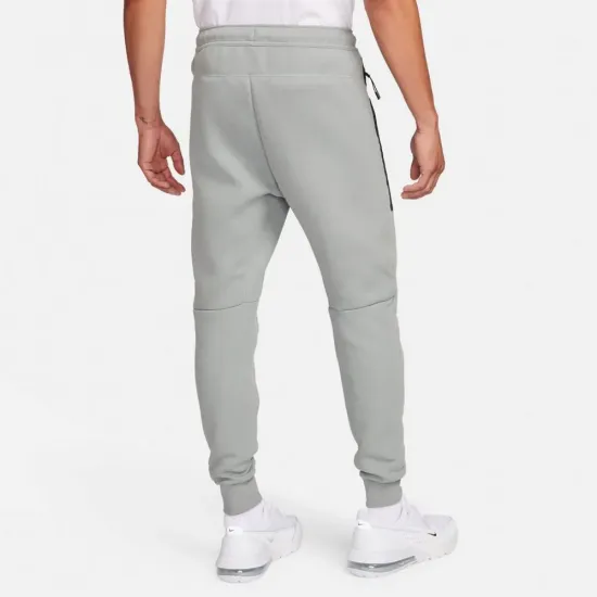 Спортивні штани Nike Sportswear Tech Fleece FB8002-330
