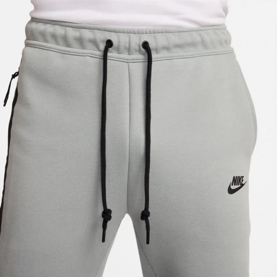 Спортивні штани Nike Sportswear Tech Fleece FB8002-330